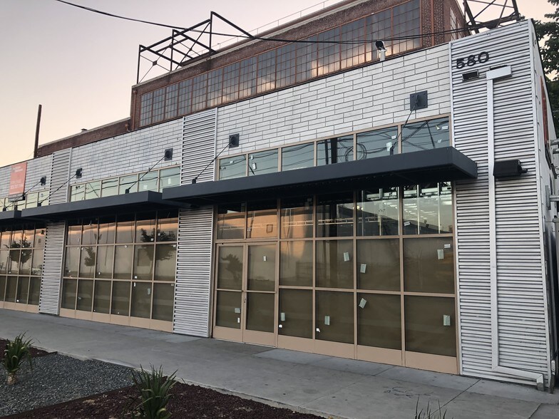 More Photos Of 580 S Alameda St, Los Angeles Storefront Retail Office For Lease