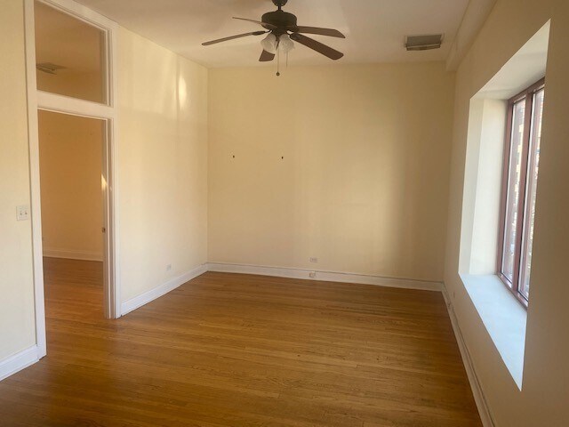 More Photos Of 1029 Lake St, Oak Park General Retail For Lease