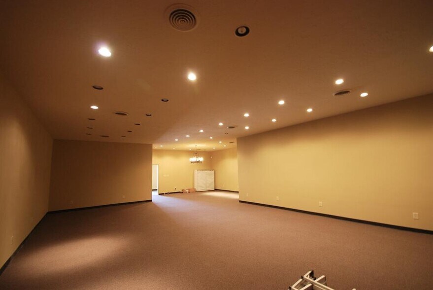 More Photos Of 44 Three Way Ln, Humboldt Office For Sale