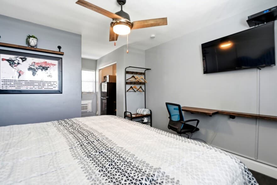 More Photos Of 11965 Gulf Blvd, Treasure Island Hotel For Sale