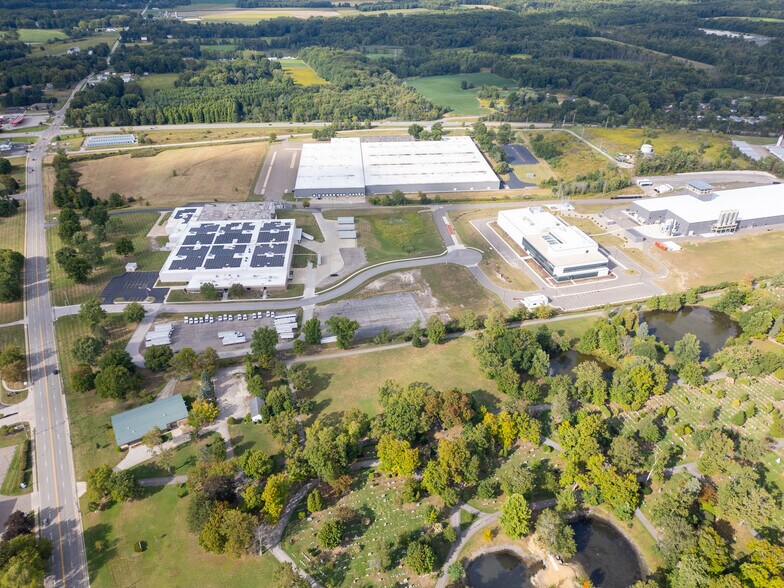 More Photos Of 6800 N Chestnut St, Ravenna Warehouse For Sale