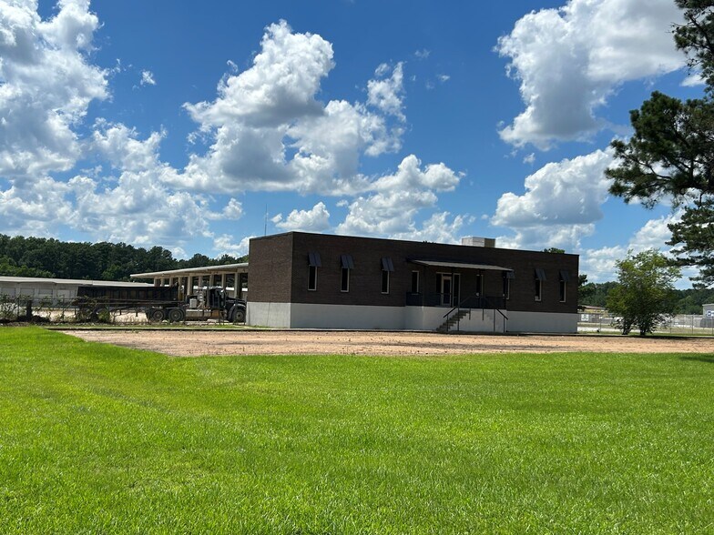 Primary Photo Of 400 Childre Rd, Pearl Truck Terminal For Lease