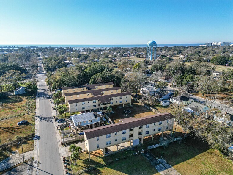 More Photos Of 265 Crawford St, Biloxi Apartments For Sale