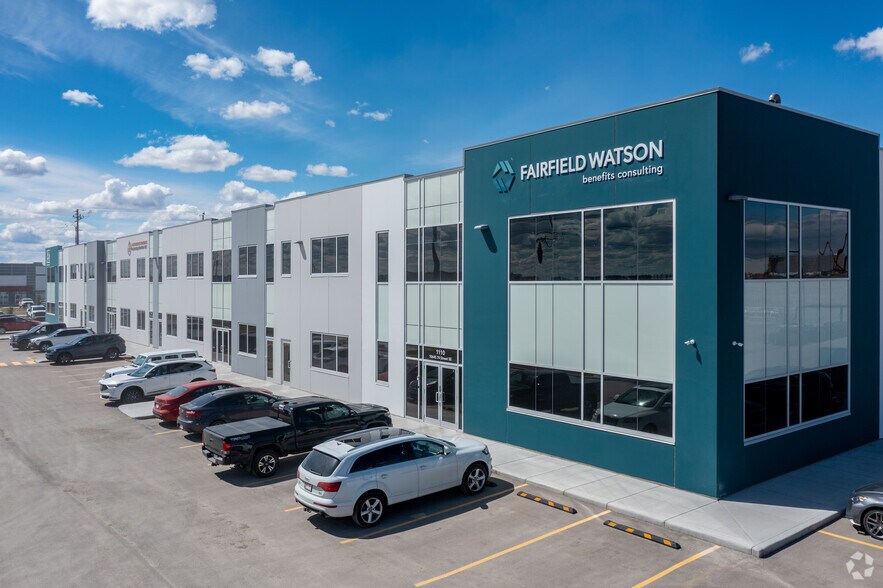 More Photos Of 10645 74th St SE, Calgary Flex For Lease