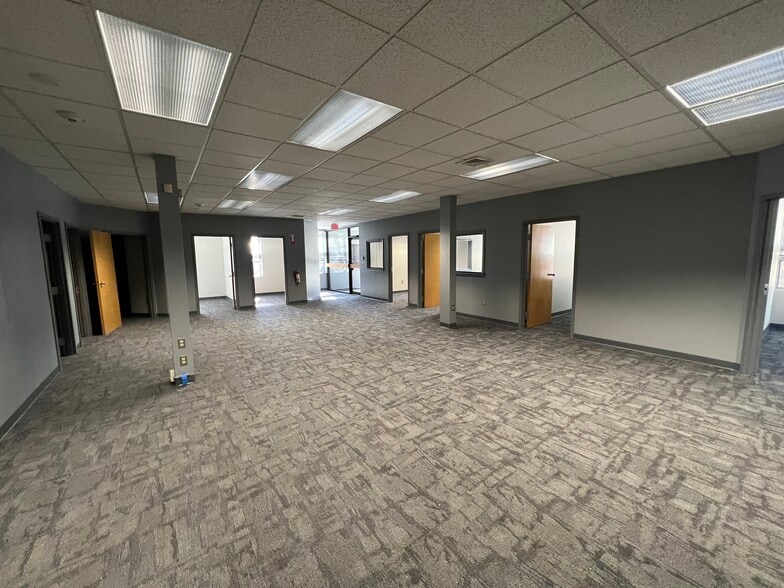 More Photos Of 875 Centerville Rd, Warwick Medical For Sale