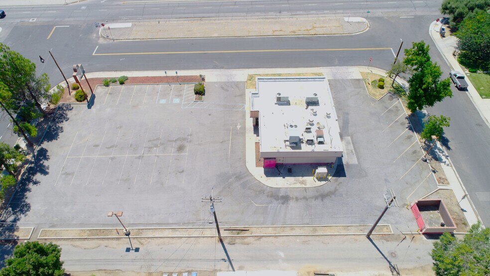 More Photos Of 2500 N Chester Ave, Bakersfield Fast Food For Lease