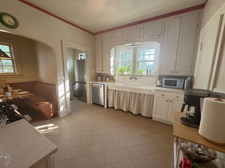 More Photos Of 2926 State St, Erie Multifamily For Sale
