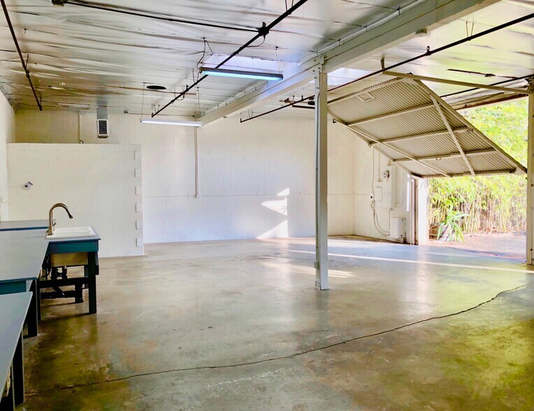 More Photos Of 139 E Montecito Ave, Sierra Madre Warehouse For Lease