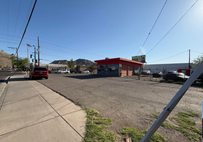 More Photos Of 649 W Hatcher Rd, Phoenix General Retail For Lease