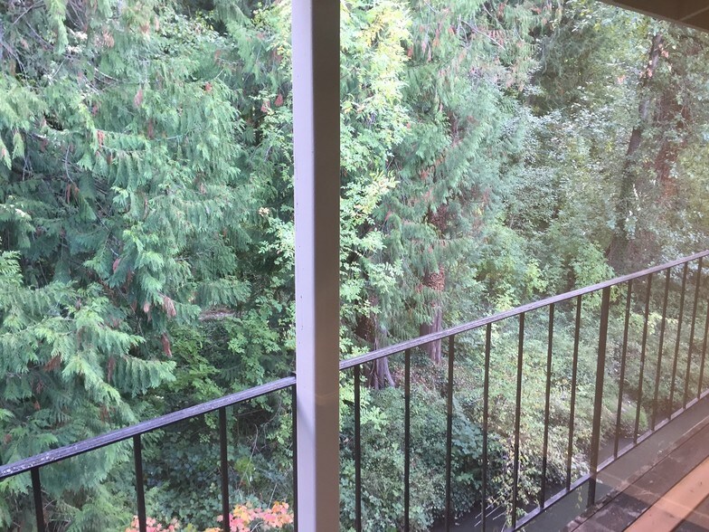 More Photos Of 9860 SW Hall Blvd, Tigard Office For Lease