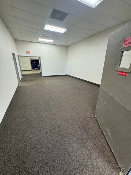 More Photos Of 120 Chiefs Way, Pensacola Freestanding For Lease