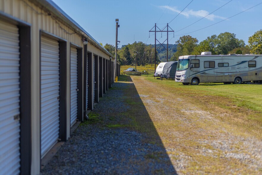 More Photos Of 622 Barnetts Run Rd, Bridgeport Self Storage For Sale