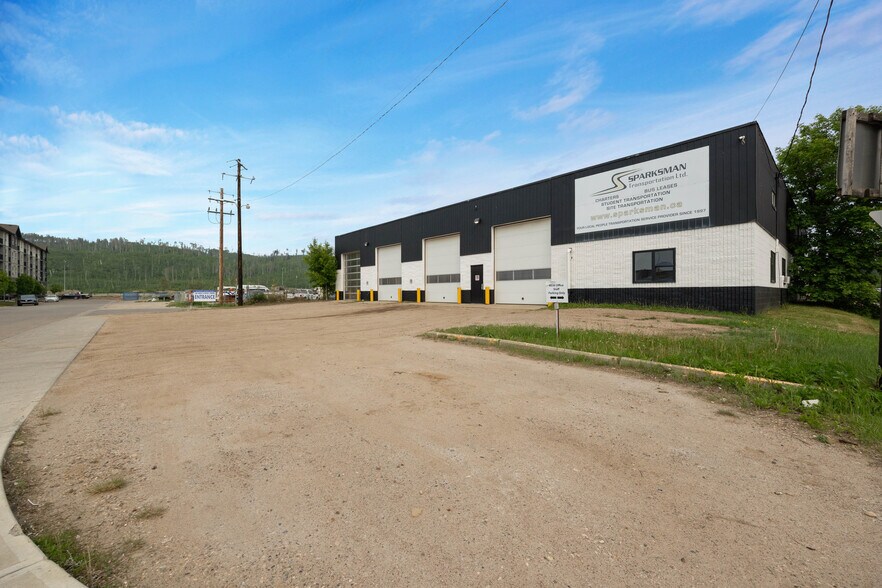 More Photos Of 8030 Golosky Av, Fort McMurray Truck Terminal For Lease