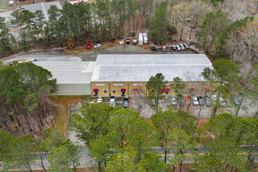 More Photos Of 3337 Air Park Rd, Fuquay Varina Light Manufacturing For Sale