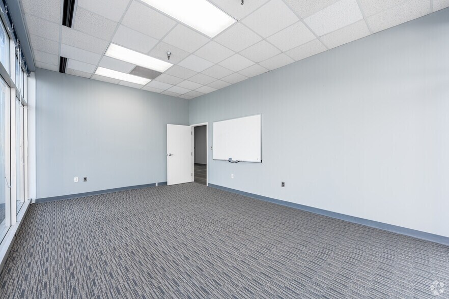 More Photos Of 2191 Defense Hwy, Crofton Medical For Lease