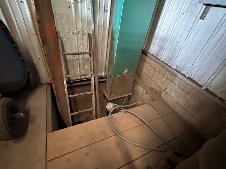 More Photos Of 3945 S Blue Star Dr, Traverse City Service For Sale