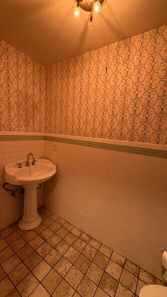 More Photos Of 692 Fulton St, Brooklyn Apartments For Lease