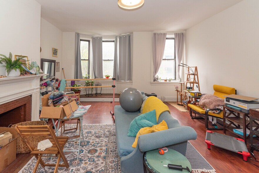 More Photos Of 46 W Biddle St, Baltimore Apartments For Sale