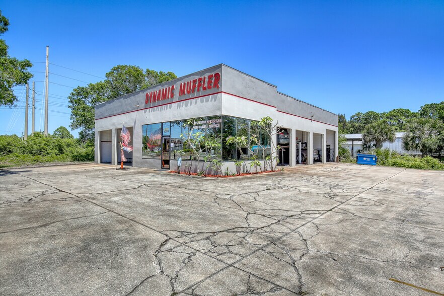 Primary Photo Of 4509 Babcock St NE, Palm Bay Auto Repair For Lease