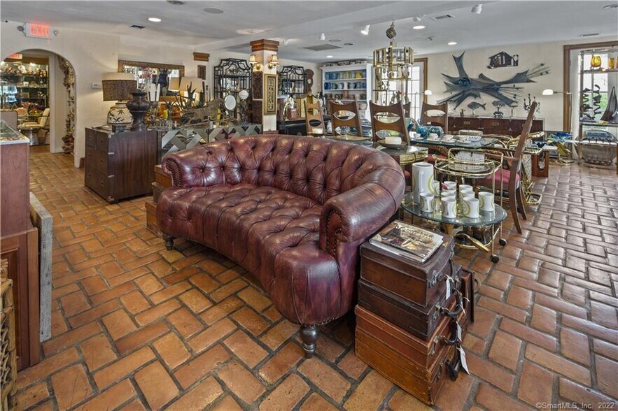 More Photos Of 4 Long Ridge Rd, Redding General Retail For Sale