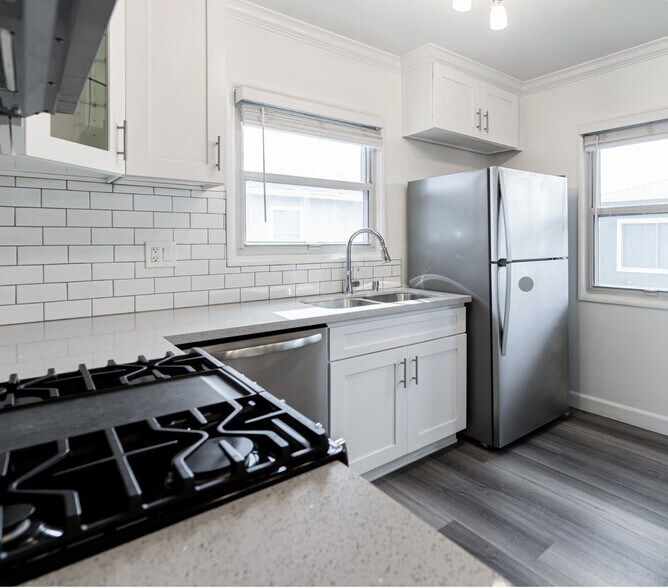 More Photos Of 8819 Reading Ave, Los Angeles Apartments For Sale