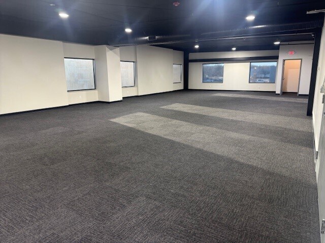 More Photos Of 3819 S 148th St, Omaha Service For Lease