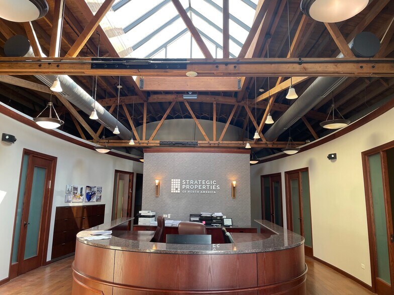 More Photos Of 5009 W Oakton St, Skokie Office For Sale