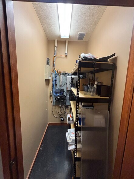 More Photos Of 1820-1824 N 169th Plz, Omaha Office For Lease