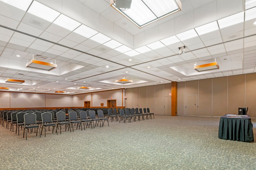 More Photos Of 250 W Church St, Mishicot Hotel For Sale