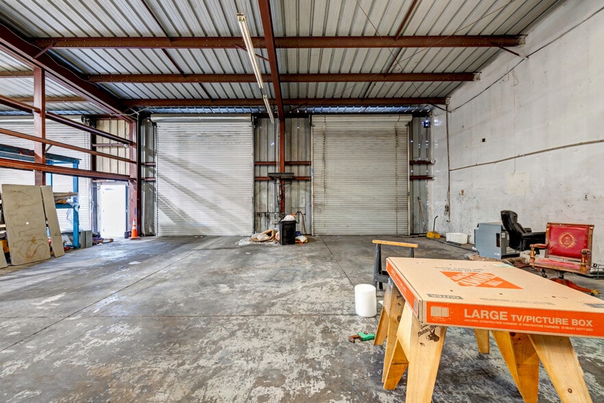 More Photos Of 3635 Polaris Ave, Las Vegas Industrial For Lease