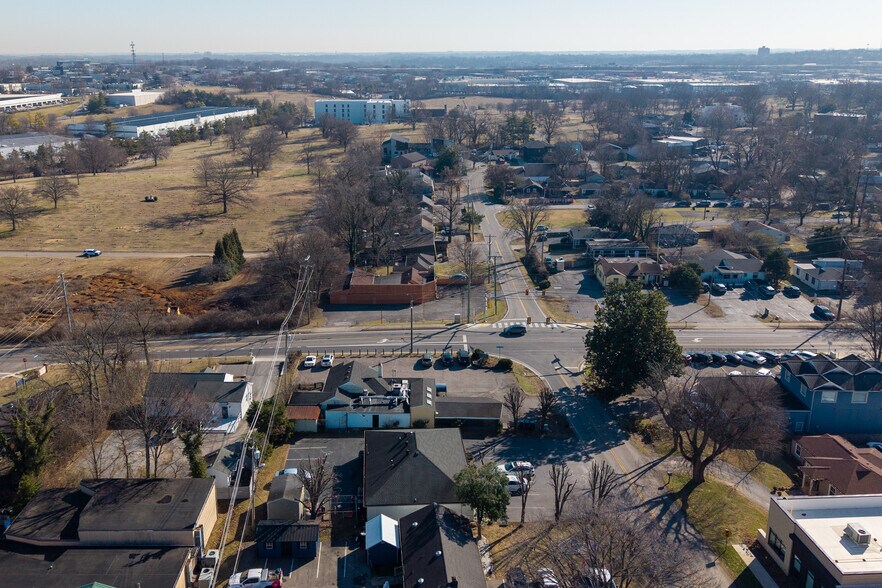 More Photos Of 2799 Bransford Ave, Nashville Office For Sale