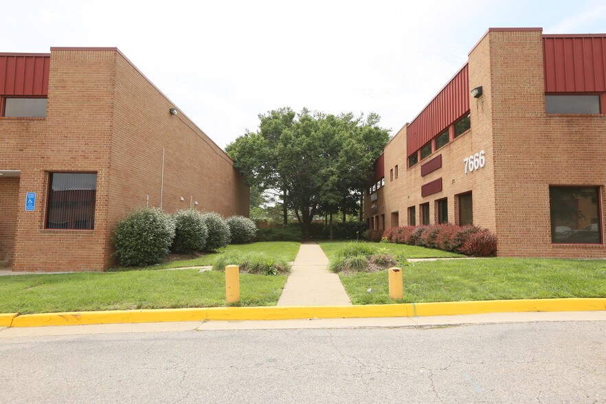 More Photos Of 7666 Fullerton Rd, Springfield Warehouse For Lease