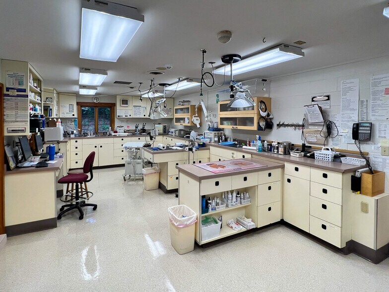 More Photos Of 1275 Tunnel Rd, Asheville Medical For Sale