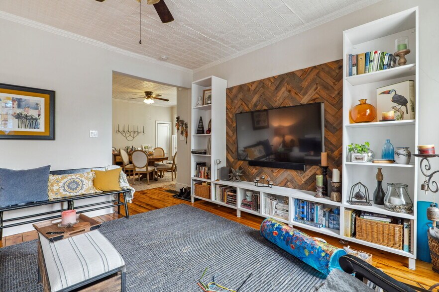 More Photos Of 462-470 2nd Ave, Troy Storefront Retail Residential For Sale