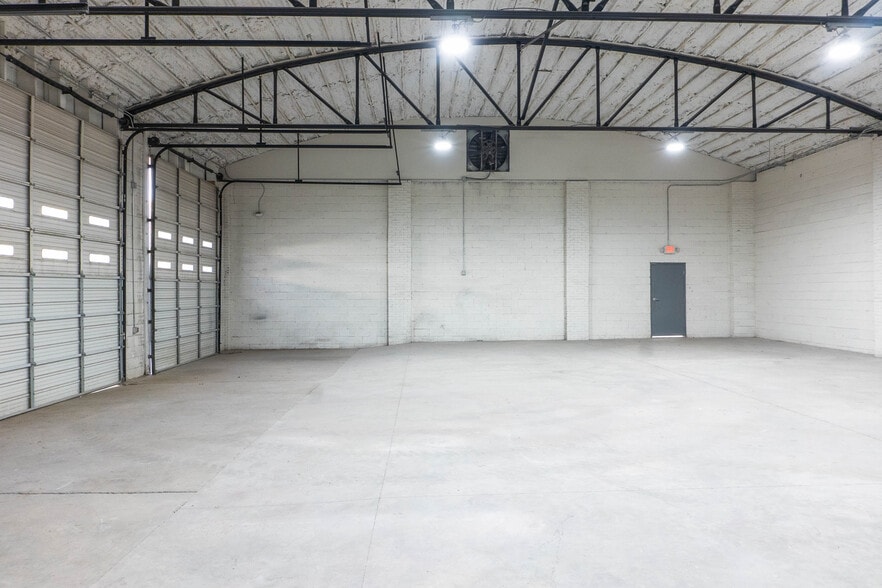 More Photos Of 122 Atando Ave, Charlotte Service For Lease