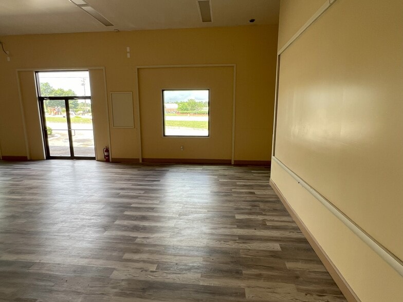 More Photos Of 11148 Tara Blvd, Hampton Auto Repair For Sale