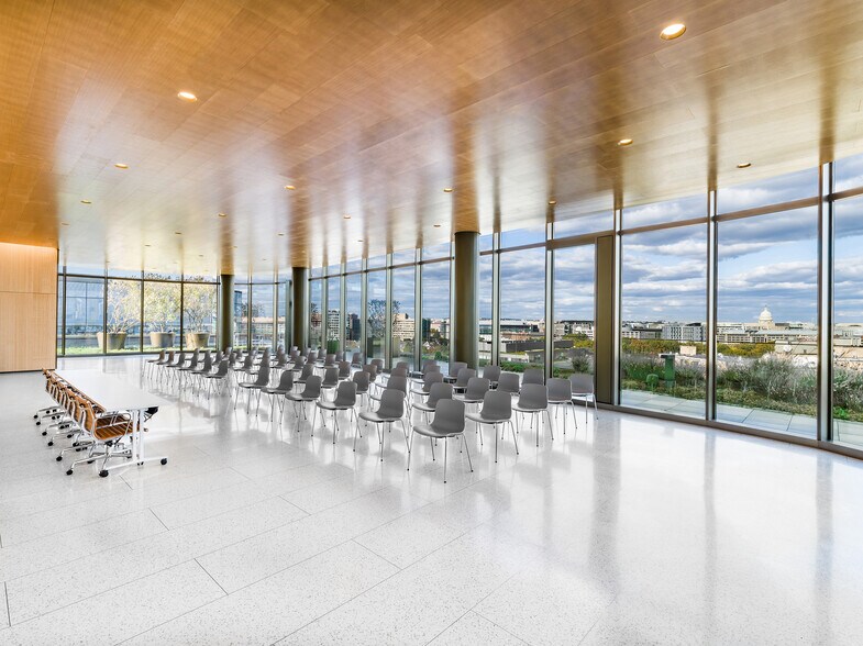 More Photos Of 670 Maine Ave SW, Washington Office For Lease