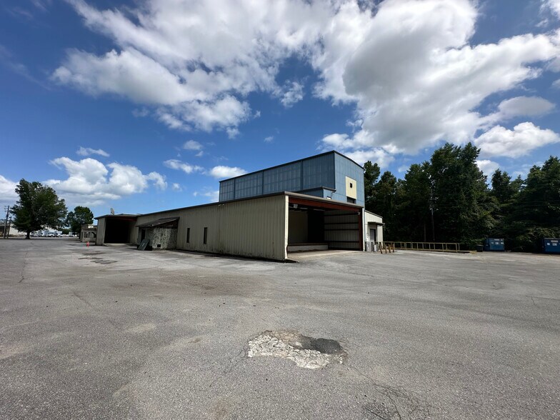 More Photos Of 724 Bell Fork Rd, Jacksonville Office For Lease