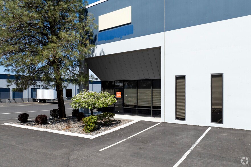 More Photos Of 1480-1498 Kleppe Ln, Sparks Warehouse For Lease