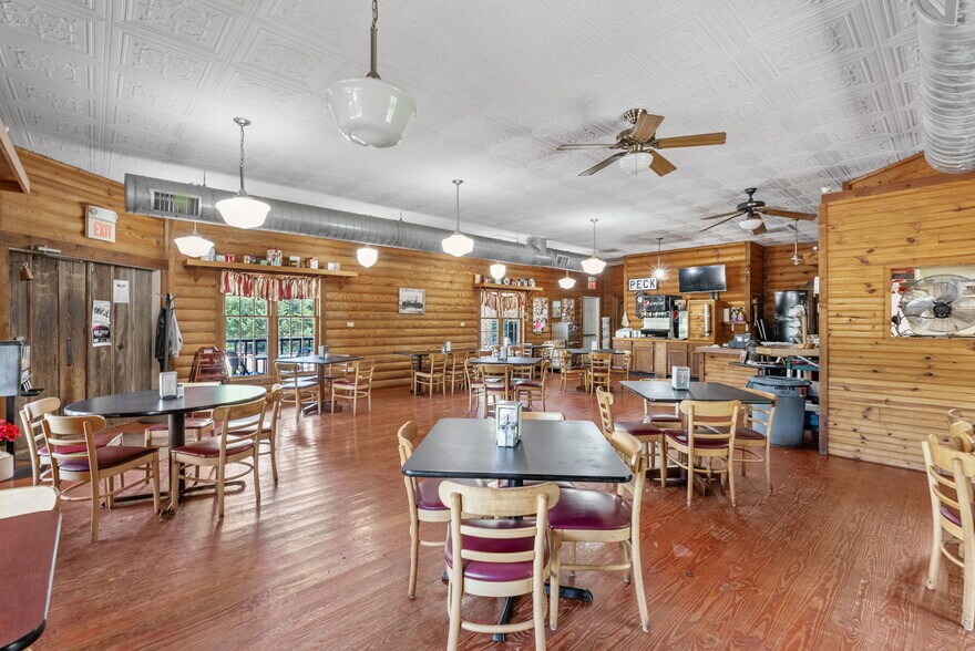 More Photos Of 1499 N Meridian Rd, Peck Restaurant For Sale