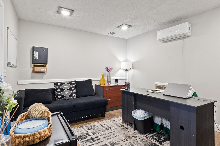More Photos Of 1001 W 9th St, Russellville Apartments For Sale