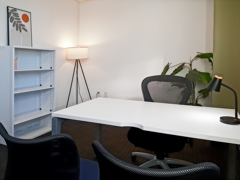 More Photos Of 342 N Water St, Milwaukee Coworking Space