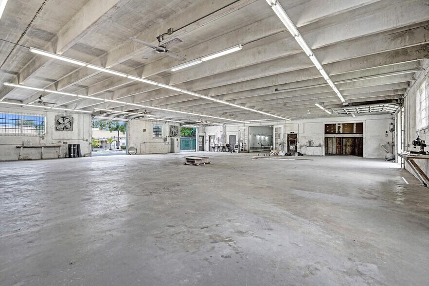 More Photos Of 5870 Stirling Rd, Hollywood Auto Repair For Lease