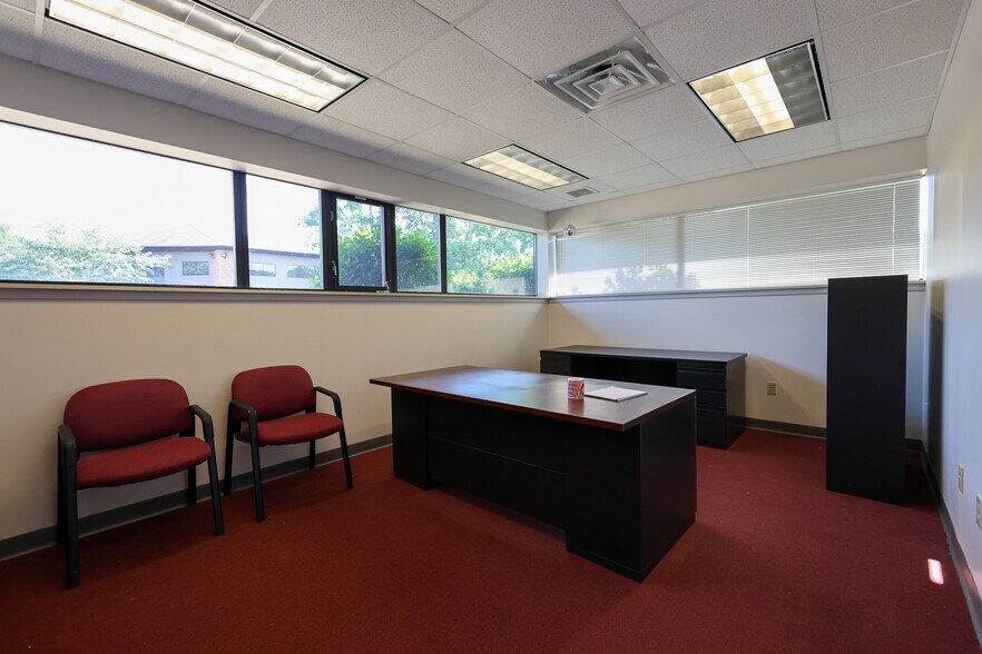 More Photos Of 1727 S Park St, Kalamazoo Medical For Sale