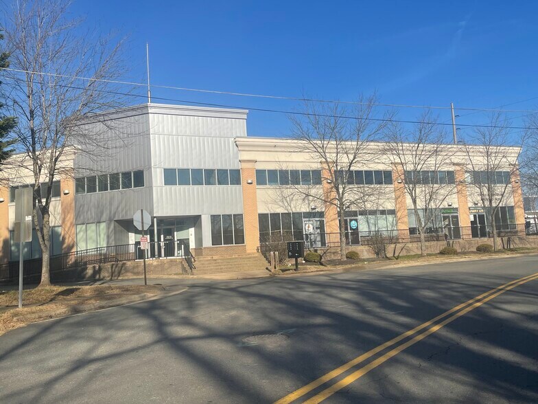 Primary Photo Of 8220-8306 Rugby Rd, Manassas Showroom For Lease