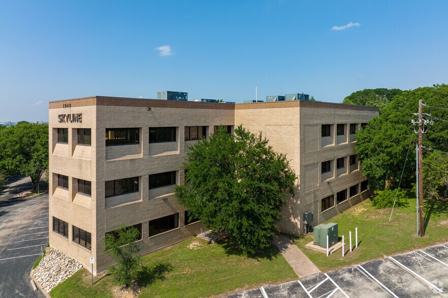 More Photos Of 1949 S Interstate 35, Austin Office For Lease