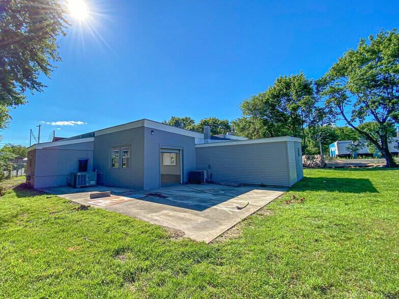 More Photos Of 15 Georgetown Rd, Wrightstown Service For Lease