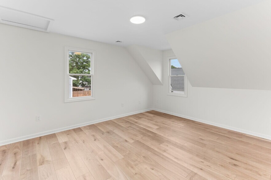 More Photos Of 280 Washington St, North Easton Flex For Sale