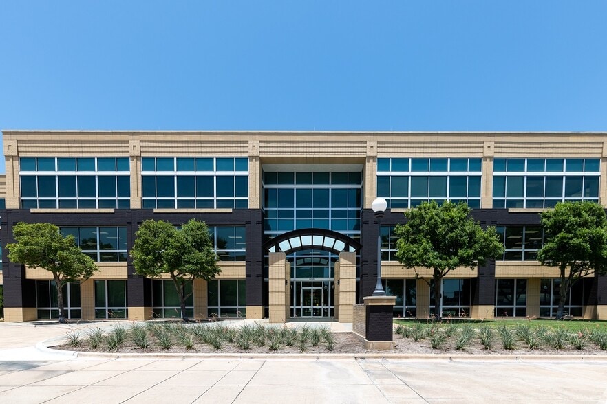 More Photos Of 17177 Preston Rd, Dallas Office For Lease