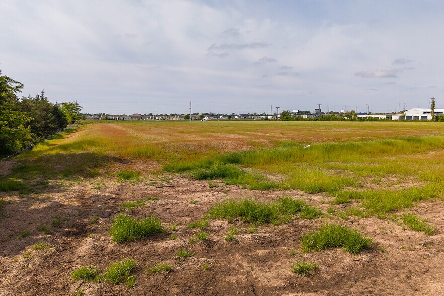 More Photos Of 12998 Kellogg St, Wichita Land For Sale